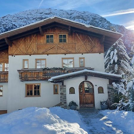 Foersterhaus Apartment Holzgau Exterior photo