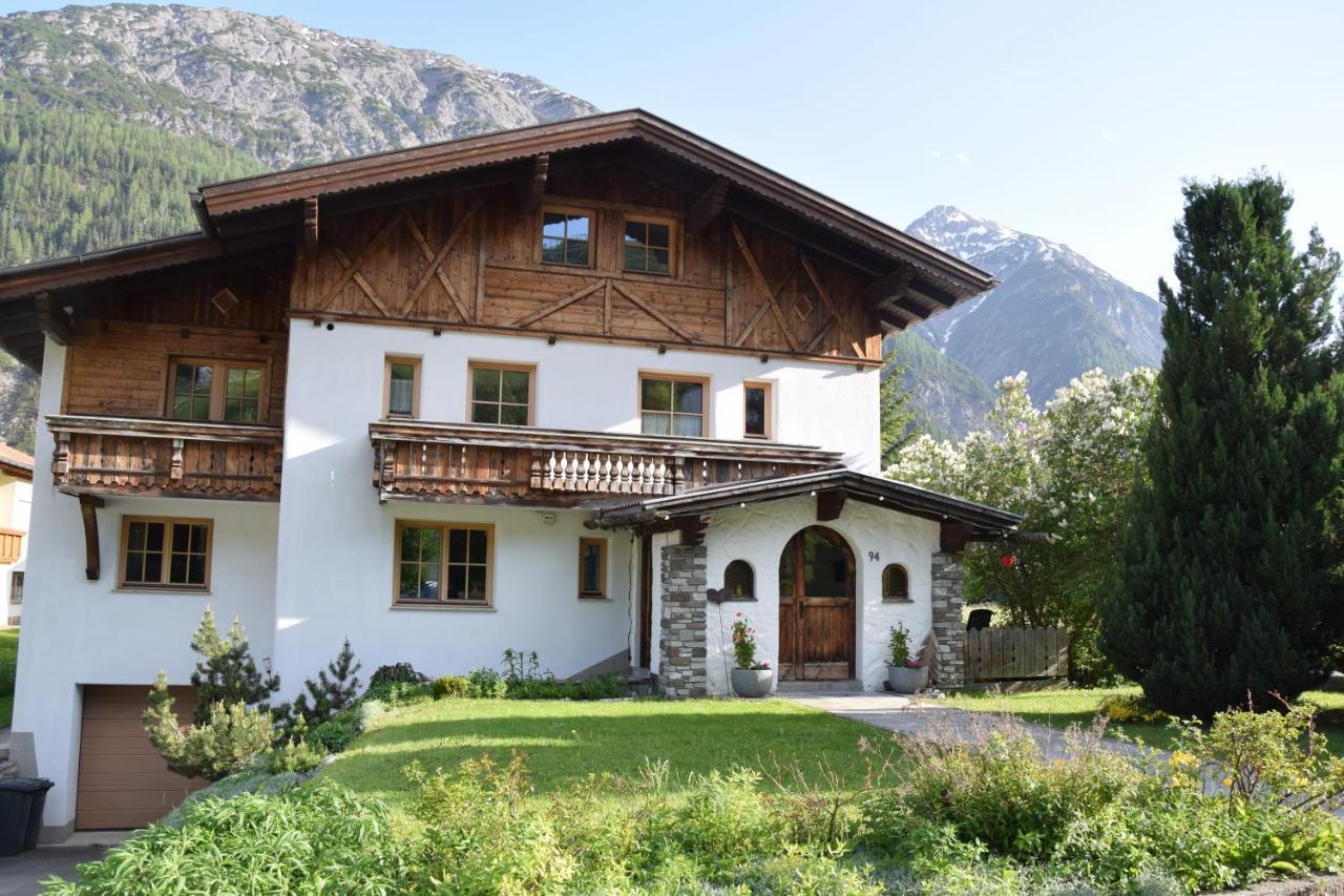Foersterhaus Apartment Holzgau Exterior photo