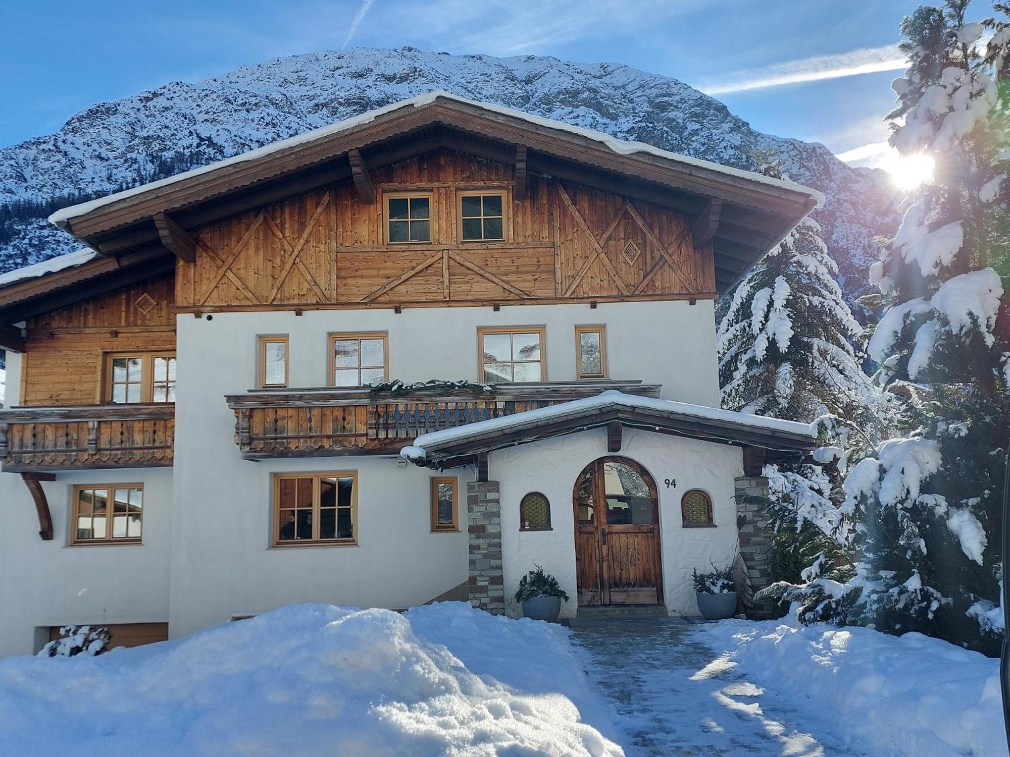 Foersterhaus Apartment Holzgau Exterior photo